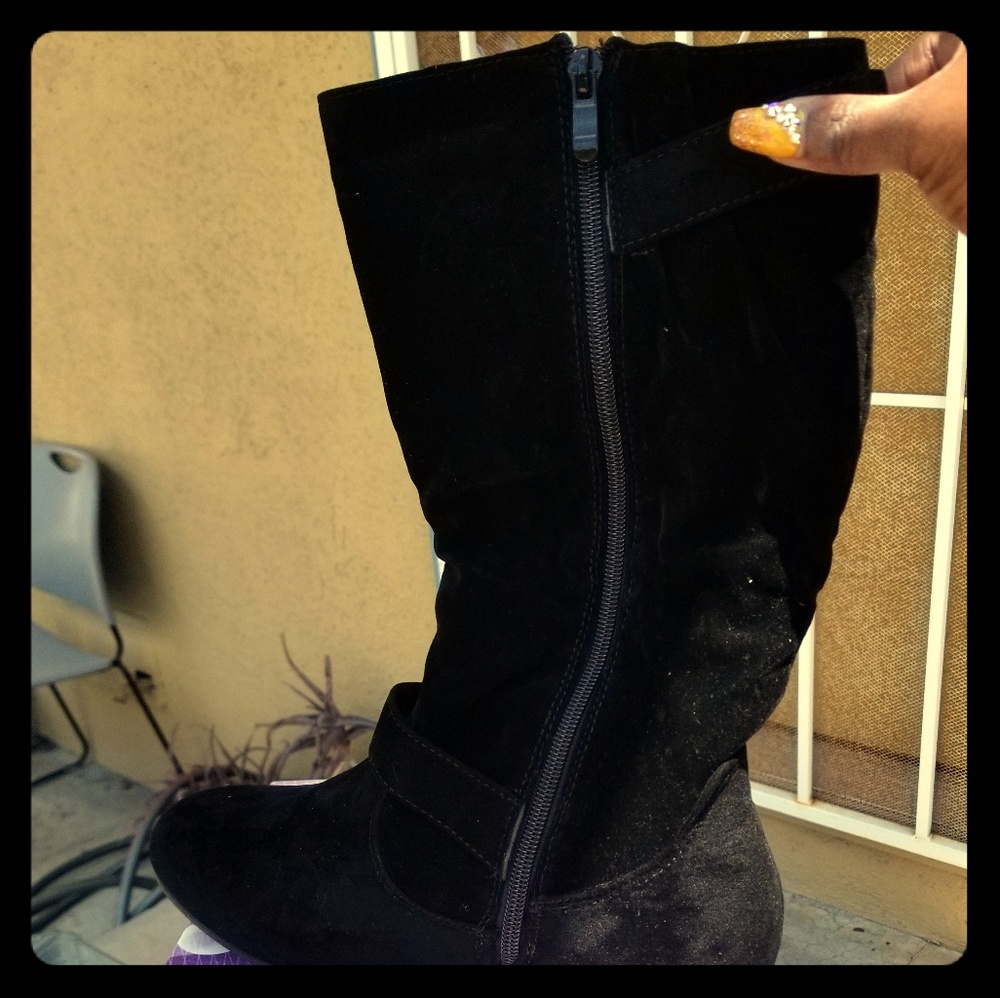 Mid Calf Like Suede Boots